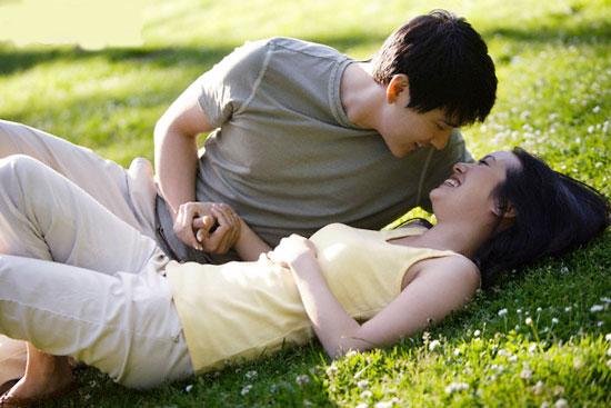 8 lý do phụ nữ nên yêu người đàn ông hơn tuổi 2 yêu người đàn ông hơn tuổi - hình minh họa 2