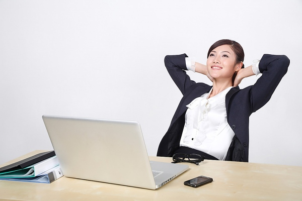 chăm sóc ngực cho chị em văn phòng