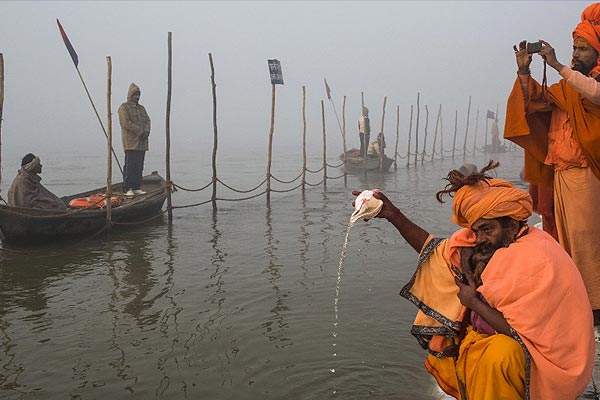 lễ hội Kumbh Mela Ấn Độ - hình minh họa 2