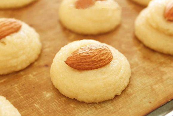 Amaretti Kiểu Ý: Nét Duyên Dáng Giòn Tan - hình minh họa 4