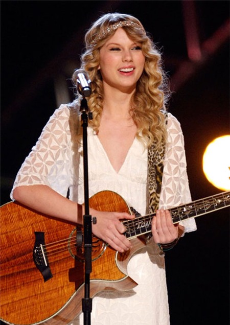 Sử dụng bờm tóc siêu đẹp như Taylor Swift phong cách bờm tóc - hình minh họa 6