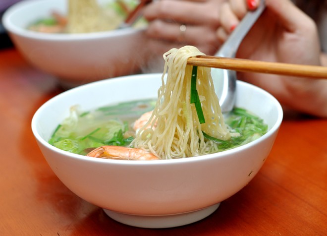 Thử các món mỳ ở quán có tiếng "siêu đắt" phố Tô Hiệu 2 Mỳ Chợ Lớn Tô Hiệu - hình minh họa 2