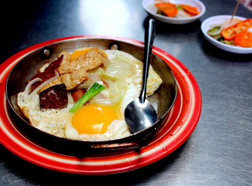6 địa chỉ bánh mì Sài Gòn "biến tấu" ngon nổi tiếng 1 bánh mì Sài Gòn