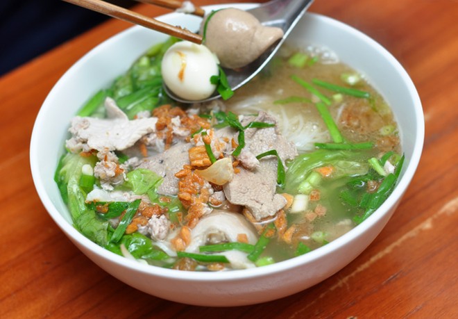 Thử các món mỳ ở quán có tiếng "siêu đắt" phố Tô Hiệu 7 Mỳ Chợ Lớn Tô Hiệu - hình minh họa 7