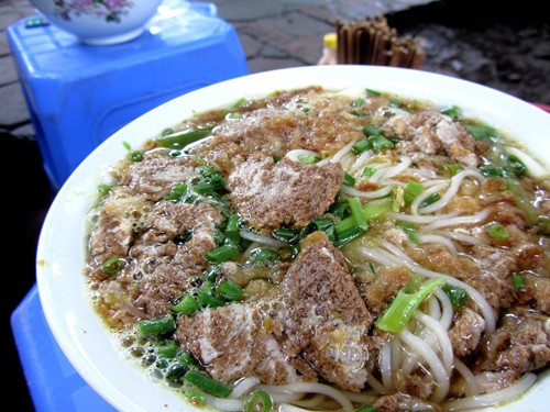 Những quán bún, miến trong ngõ hẻm vẫn đắt khách 1 Hương Vị Giấu Mình Sức