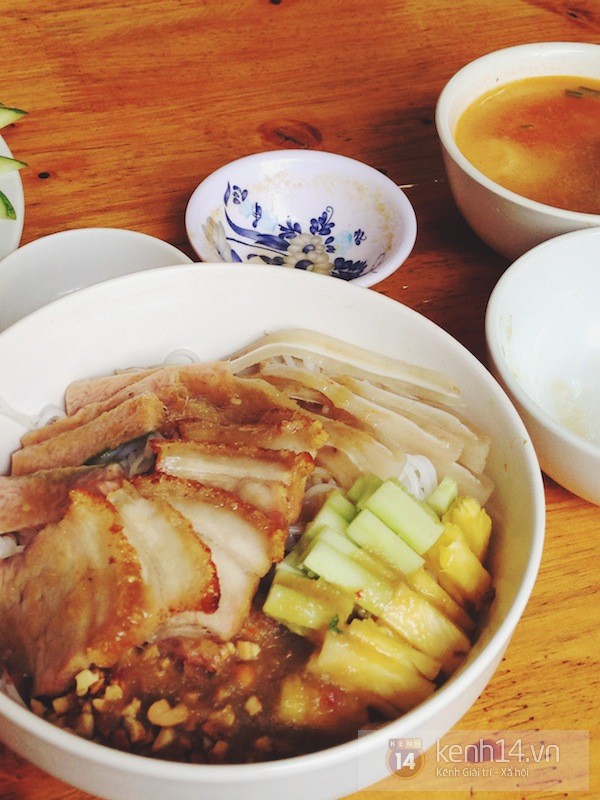 Thưởng thức bún mắm, bánh tráng Đà Nẵng giữa lòng Hà Nội 4 Hương Vị Đà Nẵng Giữa - hình minh họa 2
