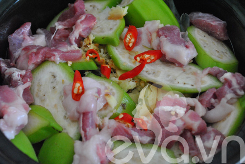 Giản dị cá lăng kho chuối hột - 4