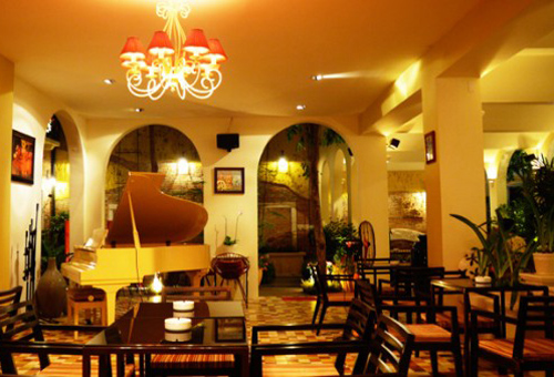 Các quán cafe piano lãng mạn ở Sài thành 3 Giai Điệu Lãng Mạn - hình minh họa 3