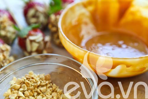 Mách bạn cách làm caramen dâu tây cho bé - 2