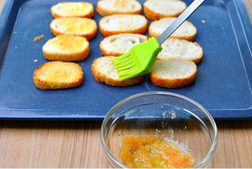 Bánh Mì Tỏi Giòn Rụm - hình minh họa 3