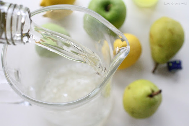 pha-che-cocktail-tao-le-doc-dao-2 Ly Cocktail Táo Lê - hình minh họa 2