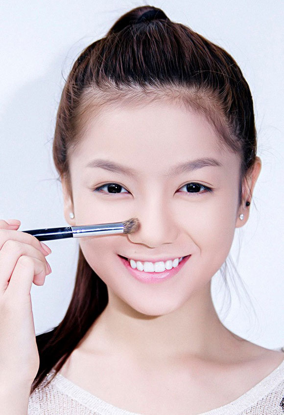 Trang điểm cho gương mặt tròn trở nên thon gọn