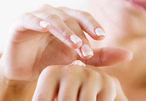 bí quyết để da tay không bị nhăn nheo